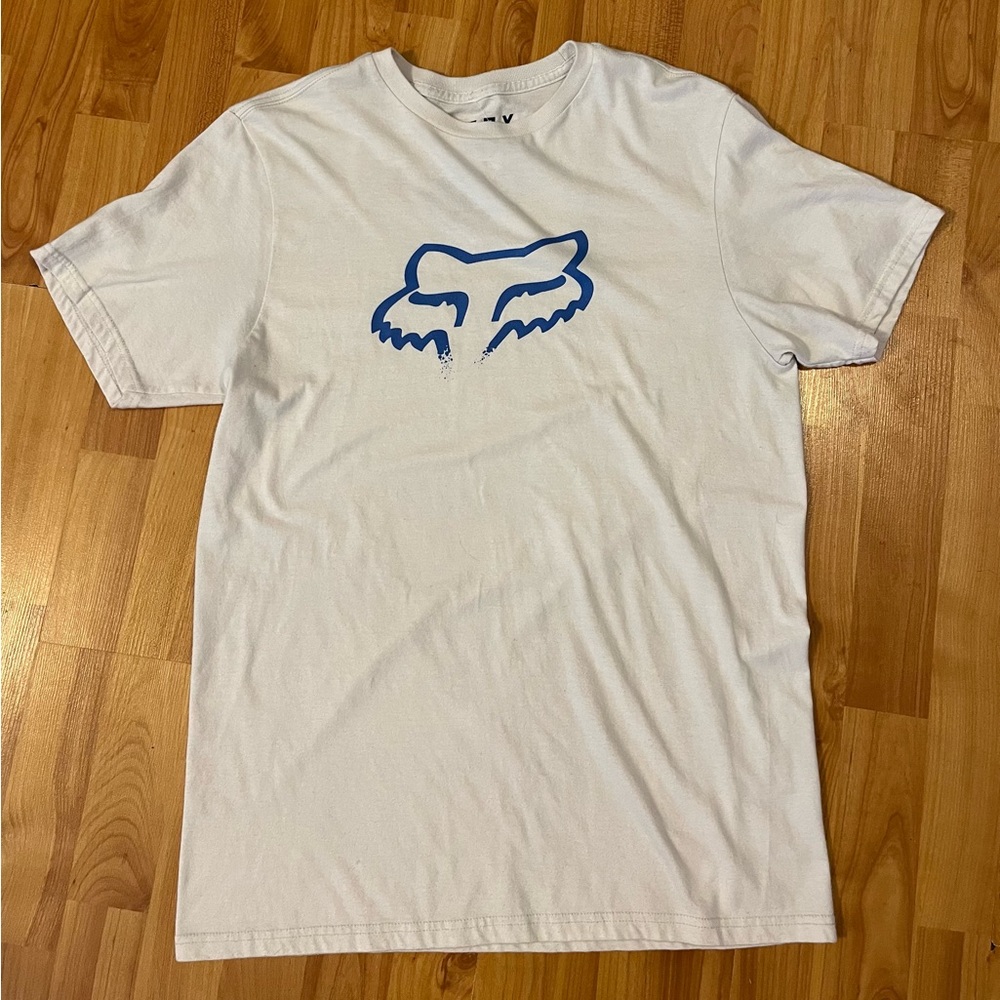 🔥FOX Off White/Cream Logo T-Shirt W/Fox Head Logo Outline In Blue Sz M.